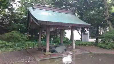 靜内神社の手水舎