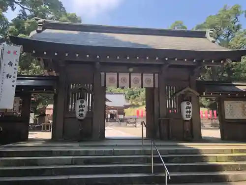 都農神社の山門