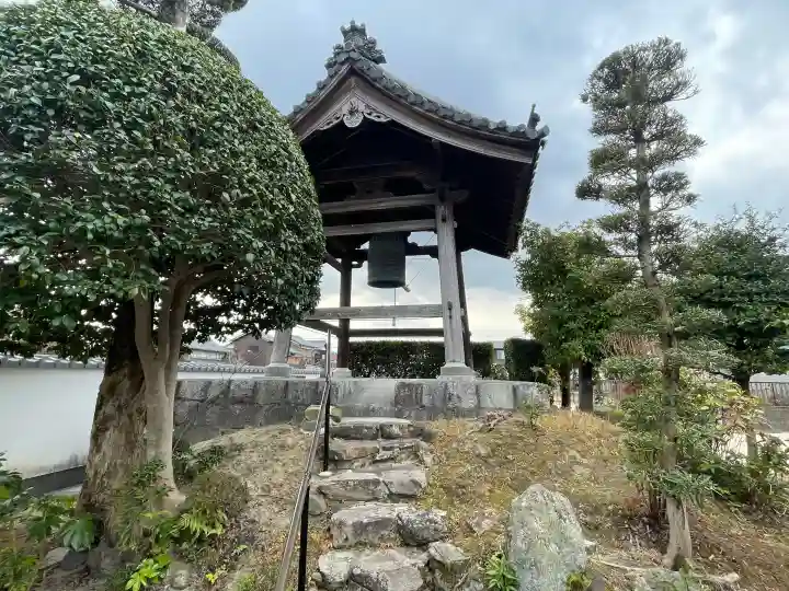 円重寺の{uncategorized: "未分類", other: "その他", undefined: "問題あり", building: "その他建物", grave: "お墓", sacred_gate: "鳥居", guardian: "狛犬", statue: "像", buddha: "仏像", history: "歴史", nature: "自然", garden: "庭園", animal: "動物", pagoda: "塔", temizu: "手水舎", mountain_gate: "山門・神門", sanctuary: "本殿・本堂", subordinate: "末社・摂社", art: "芸術", scenery: "景色", jizo: "地蔵", ema: "絵馬", goshuin: "御朱印", omikuji: "おみくじ", items: "授与品その他", amulet: "お守り", goshuincho: "御朱印帳", eats: "食事", festival: "お祭り", votive_dance: "神楽", shichigosan: "七五三参", wedding: "結婚式", experience: "体験その他", initially: "初詣", around: "周辺", anti_infection: "感染症対策"}