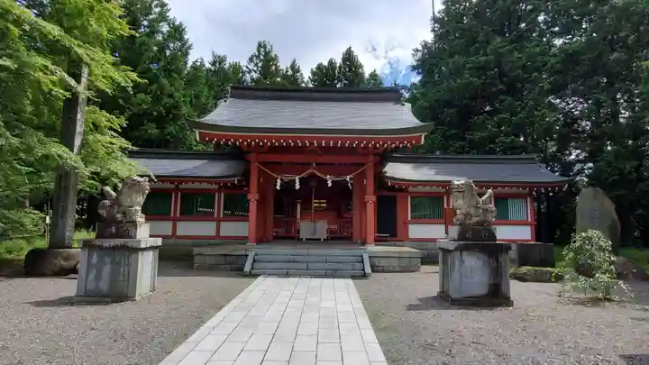 冨士御室浅間神社の本殿・本堂