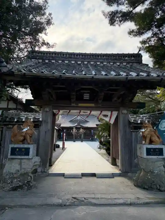 湊八坂神社の{uncategorized: "未分類", other: "その他", undefined: "問題あり", building: "その他建物", grave: "お墓", sacred_gate: "鳥居", guardian: "狛犬", statue: "像", buddha: "仏像", history: "歴史", nature: "自然", garden: "庭園", animal: "動物", pagoda: "塔", temizu: "手水舎", mountain_gate: "山門・神門", sanctuary: "本殿・本堂", subordinate: "末社・摂社", art: "芸術", scenery: "景色", jizo: "地蔵", ema: "絵馬", goshuin: "御朱印", omikuji: "おみくじ", items: "授与品その他", amulet: "お守り", goshuincho: "御朱印帳", eats: "食事", festival: "お祭り", votive_dance: "神楽", shichigosan: "七五三参", wedding: "結婚式", experience: "体験その他", initially: "初詣", around: "周辺", anti_infection: "感染症対策"}