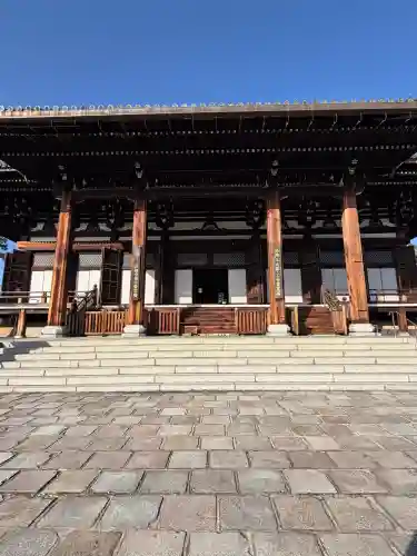 くろ谷 金戒光明寺の{uncategorized: "未分類", other: "その他", undefined: "問題あり", building: "その他建物", grave: "お墓", sacred_gate: "鳥居", guardian: "狛犬", statue: "像", buddha: "仏像", history: "歴史", nature: "自然", garden: "庭園", animal: "動物", pagoda: "塔", temizu: "手水舎", mountain_gate: "山門・神門", sanctuary: "本殿・本堂", subordinate: "末社・摂社", art: "芸術", scenery: "景色", jizo: "地蔵", ema: "絵馬", goshuin: "御朱印", omikuji: "おみくじ", items: "授与品その他", amulet: "お守り", goshuincho: "御朱印帳", eats: "食事", festival: "お祭り", votive_dance: "神楽", shichigosan: "七五三参", wedding: "結婚式", experience: "体験その他", initially: "初詣", around: "周辺", anti_infection: "感染症対策"}