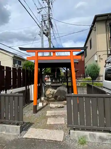 三吉稲荷大神の鳥居