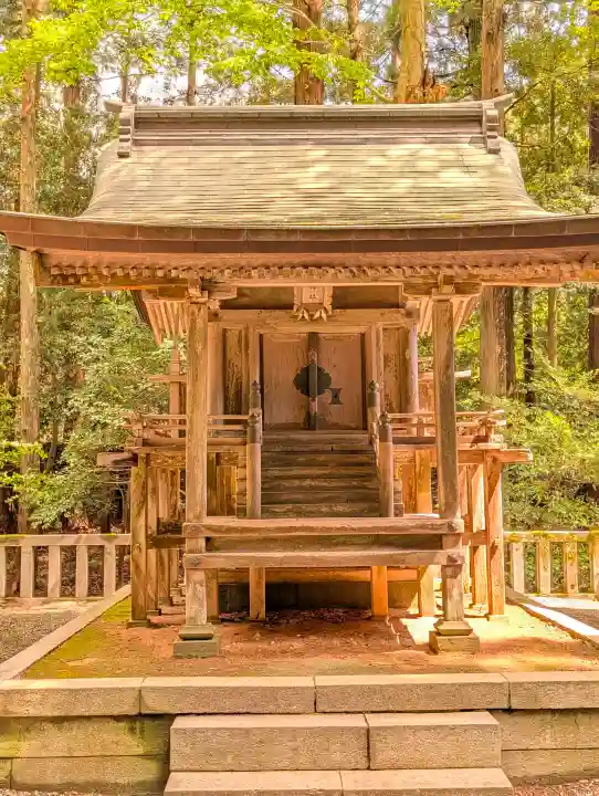 彌彦神社の{uncategorized: "未分類", other: "その他", undefined: "問題あり", building: "その他建物", grave: "お墓", sacred_gate: "鳥居", guardian: "狛犬", statue: "像", buddha: "仏像", history: "歴史", nature: "自然", garden: "庭園", animal: "動物", pagoda: "塔", temizu: "手水舎", mountain_gate: "山門・神門", sanctuary: "本殿・本堂", subordinate: "末社・摂社", art: "芸術", scenery: "景色", jizo: "地蔵", ema: "絵馬", goshuin: "御朱印", omikuji: "おみくじ", items: "授与品その他", amulet: "お守り", goshuincho: "御朱印帳", eats: "食事", festival: "お祭り", votive_dance: "神楽", shichigosan: "七五三参", wedding: "結婚式", experience: "体験その他", initially: "初詣", around: "周辺", anti_infection: "感染症対策"}