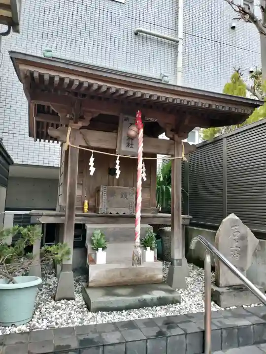 石上神社の{uncategorized: "未分類", other: "その他", undefined: "問題あり", building: "その他建物", grave: "お墓", sacred_gate: "鳥居", guardian: "狛犬", statue: "像", buddha: "仏像", history: "歴史", nature: "自然", garden: "庭園", animal: "動物", pagoda: "塔", temizu: "手水舎", mountain_gate: "山門・神門", sanctuary: "本殿・本堂", subordinate: "末社・摂社", art: "芸術", scenery: "景色", jizo: "地蔵", ema: "絵馬", goshuin: "御朱印", omikuji: "おみくじ", items: "授与品その他", amulet: "お守り", goshuincho: "御朱印帳", eats: "食事", festival: "お祭り", votive_dance: "神楽", shichigosan: "七五三参", wedding: "結婚式", experience: "体験その他", initially: "初詣", around: "周辺", anti_infection: "感染症対策"}
