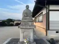 伊勢妙昌寺の{uncategorized: "未分類", other: "その他", undefined: "問題あり", building: "その他建物", grave: "お墓", sacred_gate: "鳥居", guardian: "狛犬", statue: "像", buddha: "仏像", history: "歴史", nature: "自然", garden: "庭園", animal: "動物", pagoda: "塔", temizu: "手水舎", mountain_gate: "山門・神門", sanctuary: "本殿・本堂", subordinate: "末社・摂社", art: "芸術", scenery: "景色", jizo: "地蔵", ema: "絵馬", goshuin: "御朱印", omikuji: "おみくじ", items: "授与品その他", amulet: "お守り", goshuincho: "御朱印帳", eats: "食事", festival: "お祭り", votive_dance: "神楽", shichigosan: "七五三参", wedding: "結婚式", experience: "体験その他", initially: "初詣", around: "周辺", anti_infection: "感染症対策"}
