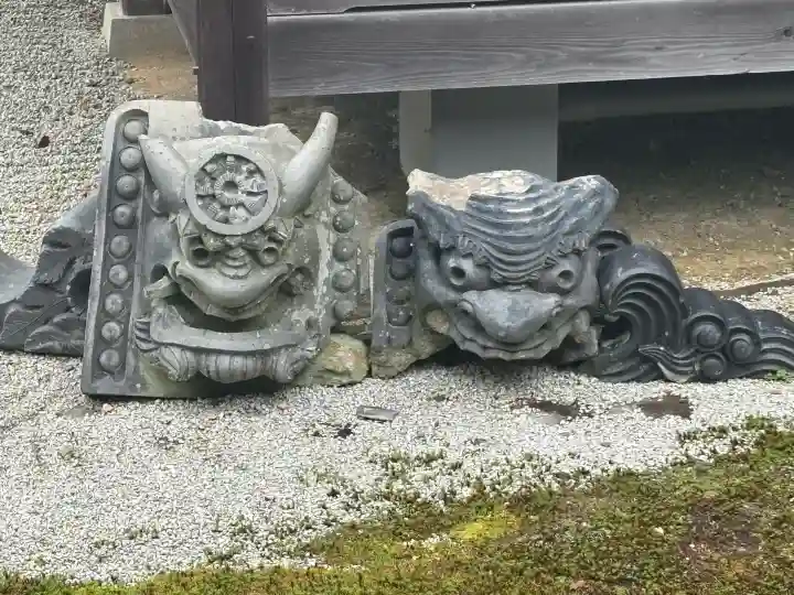 南禅寺の{uncategorized: "未分類", other: "その他", undefined: "問題あり", building: "その他建物", grave: "お墓", sacred_gate: "鳥居", guardian: "狛犬", statue: "像", buddha: "仏像", history: "歴史", nature: "自然", garden: "庭園", animal: "動物", pagoda: "塔", temizu: "手水舎", mountain_gate: "山門・神門", sanctuary: "本殿・本堂", subordinate: "末社・摂社", art: "芸術", scenery: "景色", jizo: "地蔵", ema: "絵馬", goshuin: "御朱印", omikuji: "おみくじ", items: "授与品その他", amulet: "お守り", goshuincho: "御朱印帳", eats: "食事", festival: "お祭り", votive_dance: "神楽", shichigosan: "七五三参", wedding: "結婚式", experience: "体験その他", initially: "初詣", around: "周辺", anti_infection: "感染症対策"}
