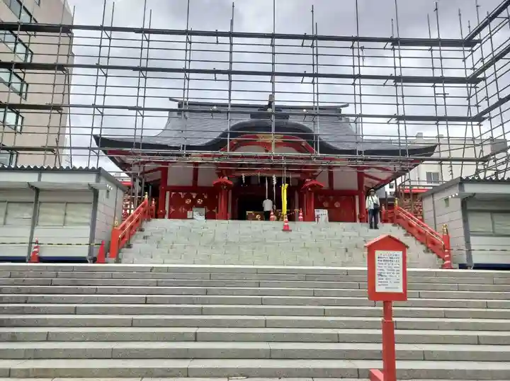 花園神社の本殿・本堂