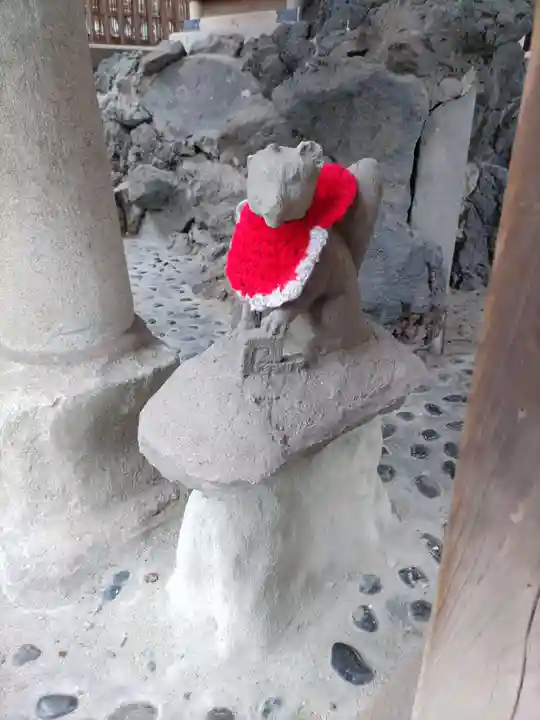 被官稲荷神社の狛犬