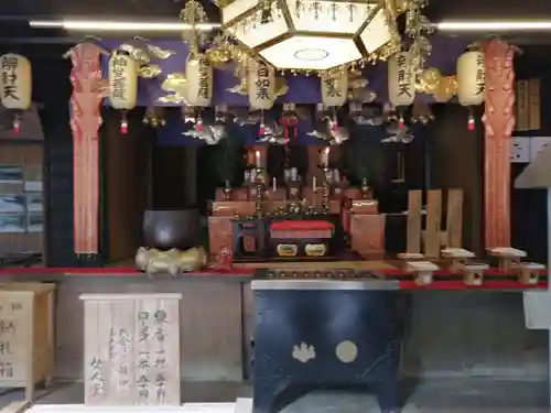 女人堂の本殿・本堂