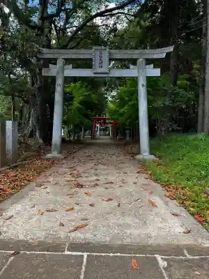 三社神社の{uncategorized: "未分類", other: "その他", undefined: "問題あり", building: "その他建物", grave: "お墓", sacred_gate: "鳥居", guardian: "狛犬", statue: "像", buddha: "仏像", history: "歴史", nature: "自然", garden: "庭園", animal: "動物", pagoda: "塔", temizu: "手水舎", mountain_gate: "山門・神門", sanctuary: "本殿・本堂", subordinate: "末社・摂社", art: "芸術", scenery: "景色", jizo: "地蔵", ema: "絵馬", goshuin: "御朱印", omikuji: "おみくじ", items: "授与品その他", amulet: "お守り", goshuincho: "御朱印帳", eats: "食事", festival: "お祭り", votive_dance: "神楽", shichigosan: "七五三参", wedding: "結婚式", experience: "体験その他", initially: "初詣", around: "周辺", anti_infection: "感染症対策"}