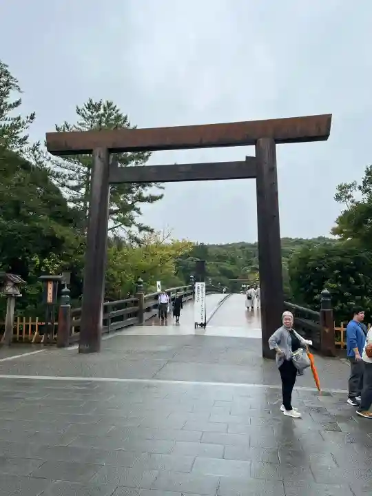 伊勢神宮内宮(皇大神宮)の{uncategorized: "未分類", other: "その他", undefined: "問題あり", building: "その他建物", grave: "お墓", sacred_gate: "鳥居", guardian: "狛犬", statue: "像", buddha: "仏像", history: "歴史", nature: "自然", garden: "庭園", animal: "動物", pagoda: "塔", temizu: "手水舎", mountain_gate: "山門・神門", sanctuary: "本殿・本堂", subordinate: "末社・摂社", art: "芸術", scenery: "景色", jizo: "地蔵", ema: "絵馬", goshuin: "御朱印", omikuji: "おみくじ", items: "授与品その他", amulet: "お守り", goshuincho: "御朱印帳", eats: "食事", festival: "お祭り", votive_dance: "神楽", shichigosan: "七五三参", wedding: "結婚式", experience: "体験その他", initially: "初詣", around: "周辺", anti_infection: "感染症対策"}