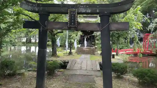 鳥海月山両所宮の鳥居