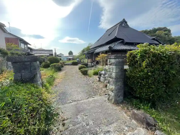 浄教寺の{uncategorized: "未分類", other: "その他", undefined: "問題あり", building: "その他建物", grave: "お墓", sacred_gate: "鳥居", guardian: "狛犬", statue: "像", buddha: "仏像", history: "歴史", nature: "自然", garden: "庭園", animal: "動物", pagoda: "塔", temizu: "手水舎", mountain_gate: "山門・神門", sanctuary: "本殿・本堂", subordinate: "末社・摂社", art: "芸術", scenery: "景色", jizo: "地蔵", ema: "絵馬", goshuin: "御朱印", omikuji: "おみくじ", items: "授与品その他", amulet: "お守り", goshuincho: "御朱印帳", eats: "食事", festival: "お祭り", votive_dance: "神楽", shichigosan: "七五三参", wedding: "結婚式", experience: "体験その他", initially: "初詣", around: "周辺", anti_infection: "感染症対策"}