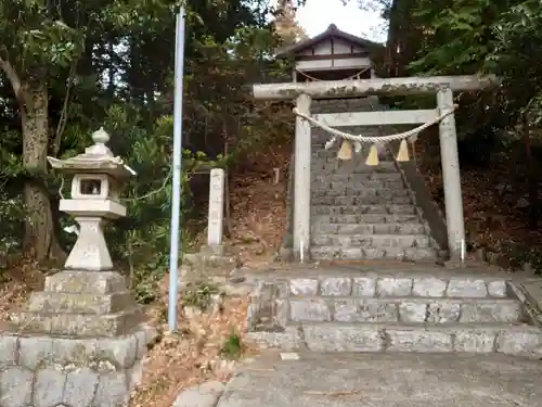 六所神社の鳥居