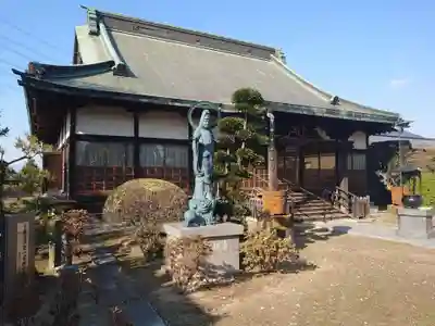 華蔵寺の本殿・本堂