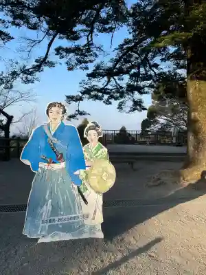 霧島神宮の{uncategorized: "未分類", other: "その他", undefined: "問題あり", building: "その他建物", grave: "お墓", sacred_gate: "鳥居", guardian: "狛犬", statue: "像", buddha: "仏像", history: "歴史", nature: "自然", garden: "庭園", animal: "動物", pagoda: "塔", temizu: "手水舎", mountain_gate: "山門・神門", sanctuary: "本殿・本堂", subordinate: "末社・摂社", art: "芸術", scenery: "景色", jizo: "地蔵", ema: "絵馬", goshuin: "御朱印", omikuji: "おみくじ", items: "授与品その他", amulet: "お守り", goshuincho: "御朱印帳", eats: "食事", festival: "お祭り", votive_dance: "神楽", shichigosan: "七五三参", wedding: "結婚式", experience: "体験その他", initially: "初詣", around: "周辺", anti_infection: "感染症対策"}