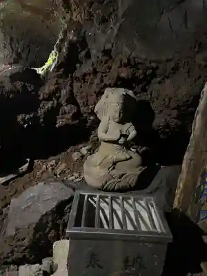 無戸室浅間神社(船津胎内神社)(山梨県)