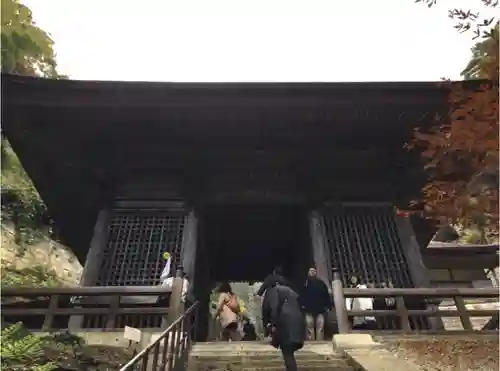 立石寺奥之院の山門・神門