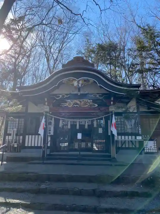 新屋山神社の本殿・本堂