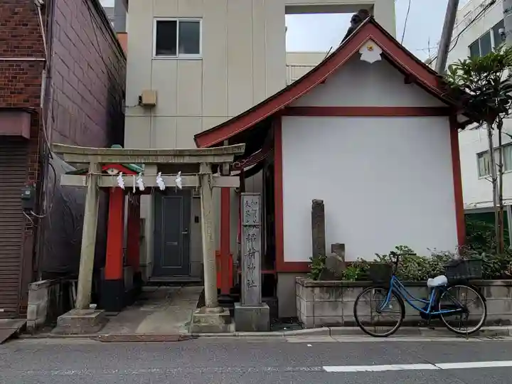 鳥越神社の本殿・本堂