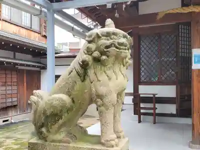 みなと八幡神社の狛犬