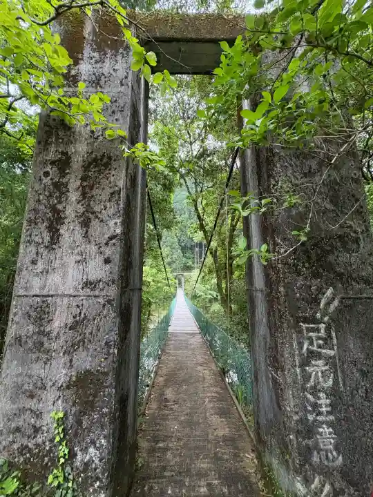 春日神社の{uncategorized: "未分類", other: "その他", undefined: "問題あり", building: "その他建物", grave: "お墓", sacred_gate: "鳥居", guardian: "狛犬", statue: "像", buddha: "仏像", history: "歴史", nature: "自然", garden: "庭園", animal: "動物", pagoda: "塔", temizu: "手水舎", mountain_gate: "山門・神門", sanctuary: "本殿・本堂", subordinate: "末社・摂社", art: "芸術", scenery: "景色", jizo: "地蔵", ema: "絵馬", goshuin: "御朱印", omikuji: "おみくじ", items: "授与品その他", amulet: "お守り", goshuincho: "御朱印帳", eats: "食事", festival: "お祭り", votive_dance: "神楽", shichigosan: "七五三参", wedding: "結婚式", experience: "体験その他", initially: "初詣", around: "周辺", anti_infection: "感染症対策"}