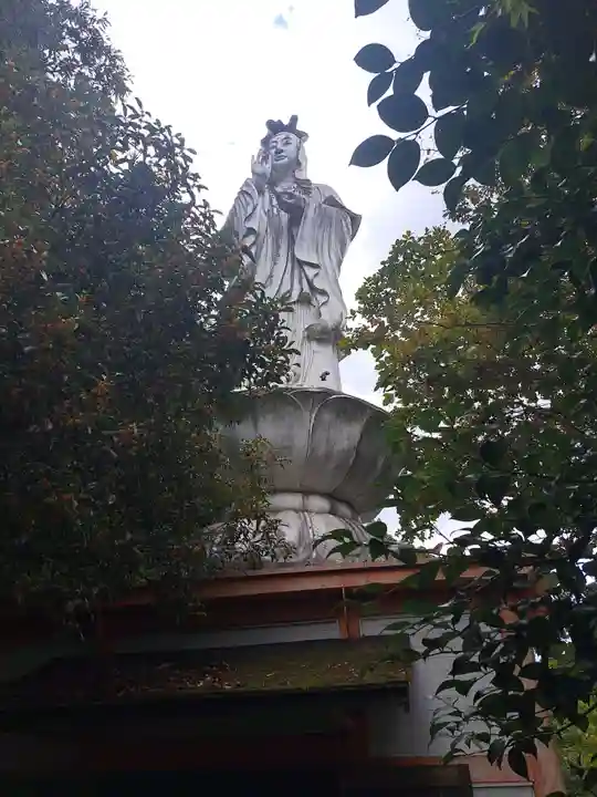 宝泉寺観音の仏像