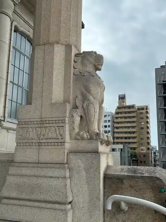 築地本願寺(本願寺築地別院)の{uncategorized: "未分類", other: "その他", undefined: "問題あり", building: "その他建物", grave: "お墓", sacred_gate: "鳥居", guardian: "狛犬", statue: "像", buddha: "仏像", history: "歴史", nature: "自然", garden: "庭園", animal: "動物", pagoda: "塔", temizu: "手水舎", mountain_gate: "山門・神門", sanctuary: "本殿・本堂", subordinate: "末社・摂社", art: "芸術", scenery: "景色", jizo: "地蔵", ema: "絵馬", goshuin: "御朱印", omikuji: "おみくじ", items: "授与品その他", amulet: "お守り", goshuincho: "御朱印帳", eats: "食事", festival: "お祭り", votive_dance: "神楽", shichigosan: "七五三参", wedding: "結婚式", experience: "体験その他", initially: "初詣", around: "周辺", anti_infection: "感染症対策"}