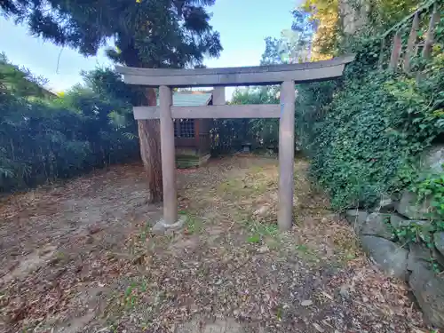 頤氣神社の鳥居