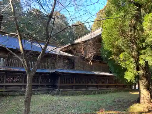 冨士御室浅間神社の本殿