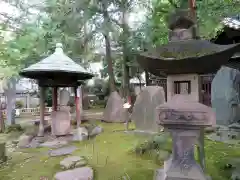 三囲神社の庭園