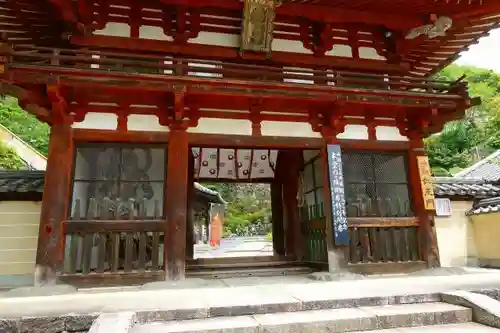 岡寺（龍蓋寺）の山門・神門