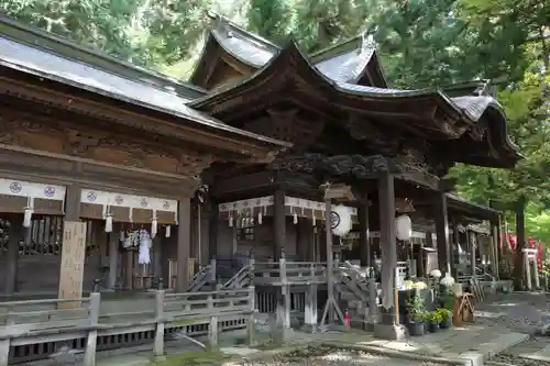 手長神社の本殿