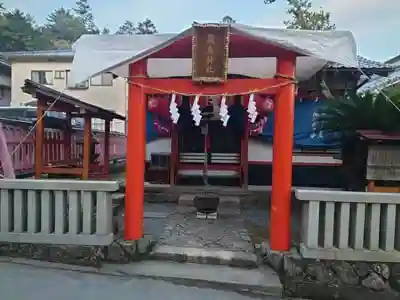 粟島神社の本殿