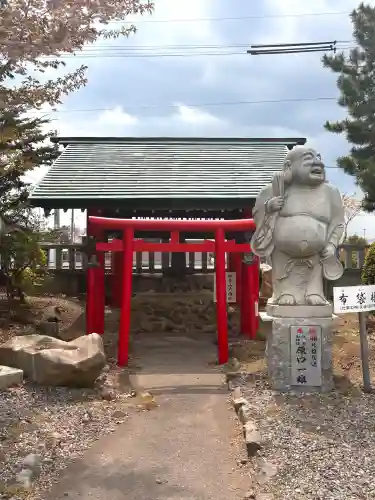 白老八幡神社の{uncategorized: "未分類", other: "その他", undefined: "問題あり", building: "その他建物", grave: "お墓", sacred_gate: "鳥居", guardian: "狛犬", statue: "像", buddha: "仏像", history: "歴史", nature: "自然", garden: "庭園", animal: "動物", pagoda: "塔", temizu: "手水舎", mountain_gate: "山門・神門", sanctuary: "本殿・本堂", subordinate: "末社・摂社", art: "芸術", scenery: "景色", jizo: "地蔵", ema: "絵馬", goshuin: "御朱印", omikuji: "おみくじ", items: "授与品その他", amulet: "お守り", goshuincho: "御朱印帳", eats: "食事", festival: "お祭り", votive_dance: "神楽", shichigosan: "七五三参", wedding: "結婚式", experience: "体験その他", initially: "初詣", around: "周辺", anti_infection: "感染症対策"}