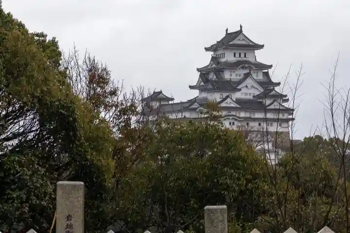 男山八幡宮の周辺