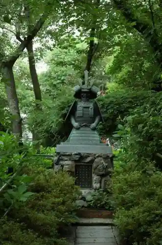 藤森神社の像