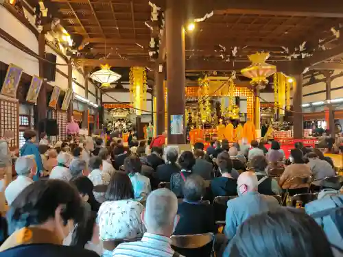 大念佛寺の{uncategorized: "未分類", other: "その他", undefined: "問題あり", building: "その他建物", grave: "お墓", sacred_gate: "鳥居", guardian: "狛犬", statue: "像", buddha: "仏像", history: "歴史", nature: "自然", garden: "庭園", animal: "動物", pagoda: "塔", temizu: "手水舎", mountain_gate: "山門・神門", sanctuary: "本殿・本堂", subordinate: "末社・摂社", art: "芸術", scenery: "景色", jizo: "地蔵", ema: "絵馬", goshuin: "御朱印", omikuji: "おみくじ", items: "授与品その他", amulet: "お守り", goshuincho: "御朱印帳", eats: "食事", festival: "お祭り", votive_dance: "神楽", shichigosan: "七五三参", wedding: "結婚式", experience: "体験その他", initially: "初詣", around: "周辺", anti_infection: "感染症対策"}