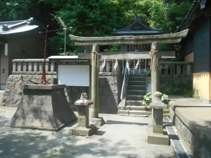 白髭神社の鳥居