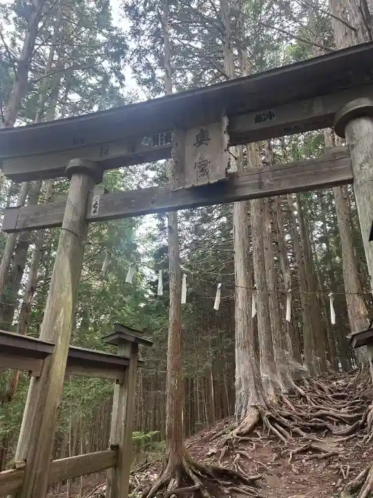三峯神社奥宮(埼玉県)