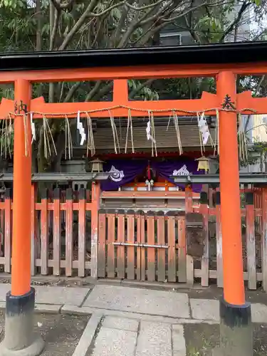 満足稲荷神社の鳥居