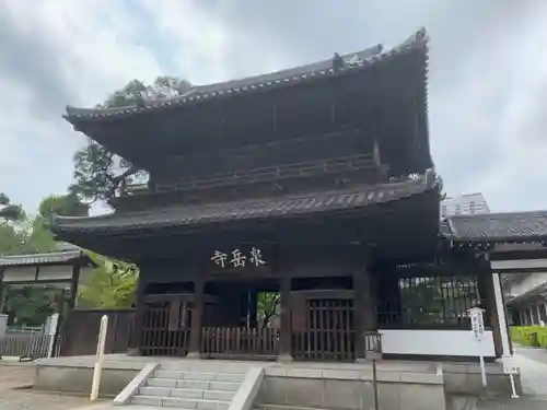 泉岳寺の山門・神門