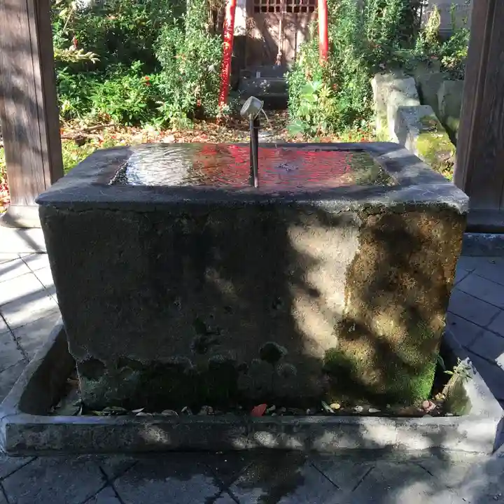 神明神社の手水舎