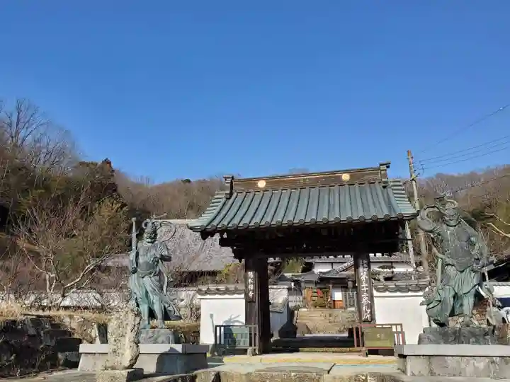 陽松寺の山門・神門