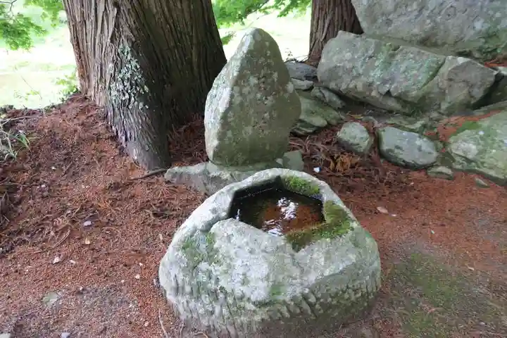 堂山王子神社の手水舎