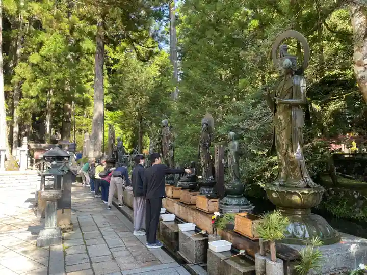 高野山金剛峯寺奥の院(和歌山県)