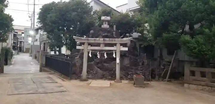 綾瀬稲荷神社の鳥居