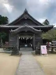 白山神社の本殿