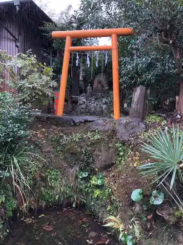 横浜御嶽神社の鳥居